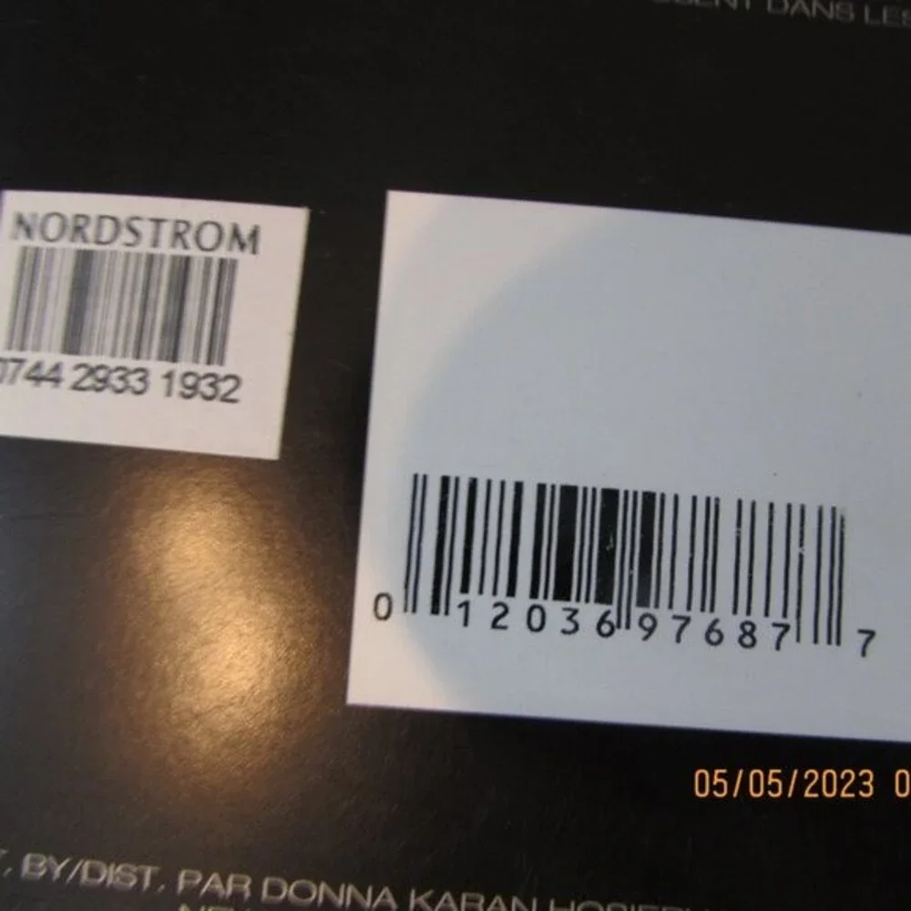 DONNA KARAN SIGNATURE SANDALFOOT BLACK HOSE SIZE SMALL TIGHTS PANTYHOSE